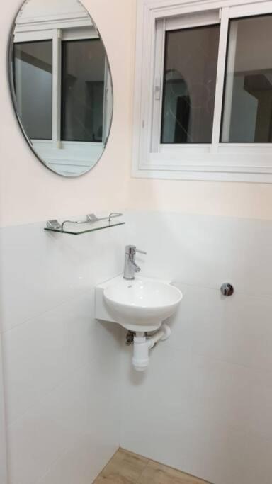 Ferienwohnung דירת אירוח כפרי בלב קריית שמונה Exterior foto